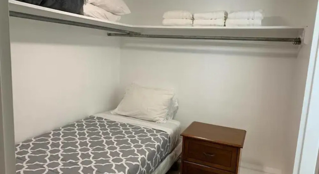Beautiful cozy 1br apartment walk from the ocean!