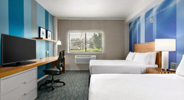 Четырёхместный номер Deluxe The Domain Hotel