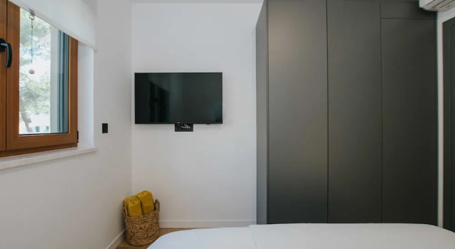 Семейный люкс с 2 комнатами с балконом и с видом на море Oleander Urban Suites, high-speed internet, beach at 250, PET friendly