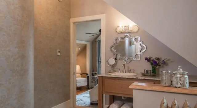 Gothic Eves Inn and Spa Bed and Breakfast, Book Ferieresort Trumansburg 