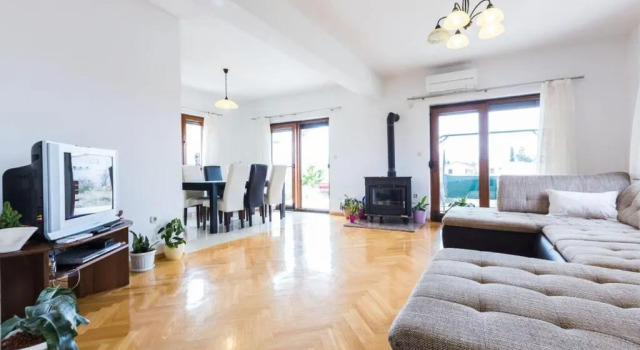 Апартаменты с 3 комнатами Holiday Home Lota