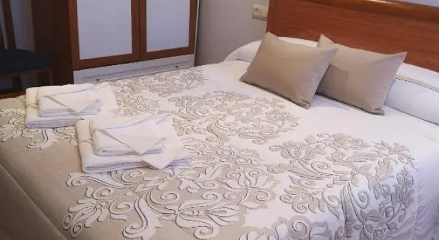 Apartamentos La Tarazana 4, Prenota Appartamento Hotel a Asturie con parcheggio, Parcheggio