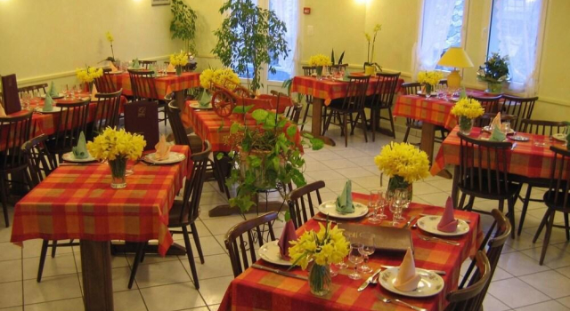 Logis Hotel de la Poste, Book Hotel Hoteller i Cantal med morgenmad, Morgenmad