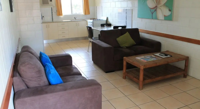Апартаменты Standard Oasis Inn Apartments