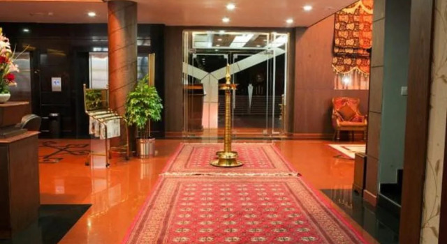 Madathil Regency Hotel, Prenota Hotel Paravur Kerala