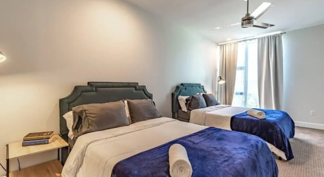 Апартаменты с 2 комнатами с балконом City Luxury Oasis! 3 Level Condo With 360 Roof!