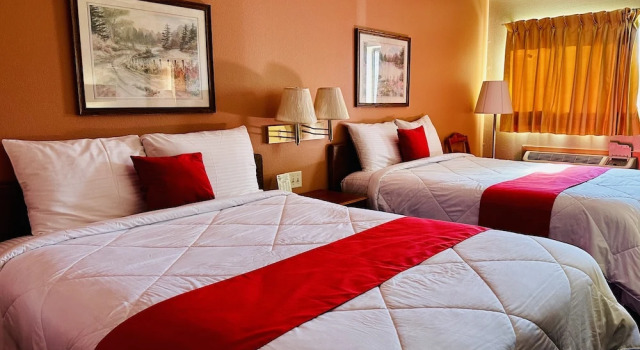 Четырёхместный номер Standard American Inn Ozark