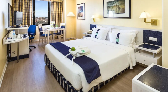 Номер Premium Holiday Inn Lisbon by IHG
