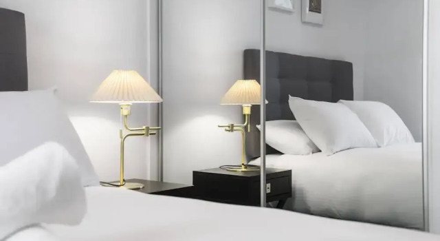 Sleek Southbank 2-bed Apartment With Balcony Views