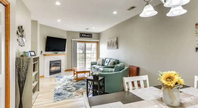 Lake Mills Retreat: 1 Mi to Beaches & Dining!, Buchen Sie Ferienwohnung Lake Mills USA
