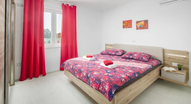 Beautiful Home in Pula With Wifi, Outdoor Swimming Pool and 3 Bedrooms