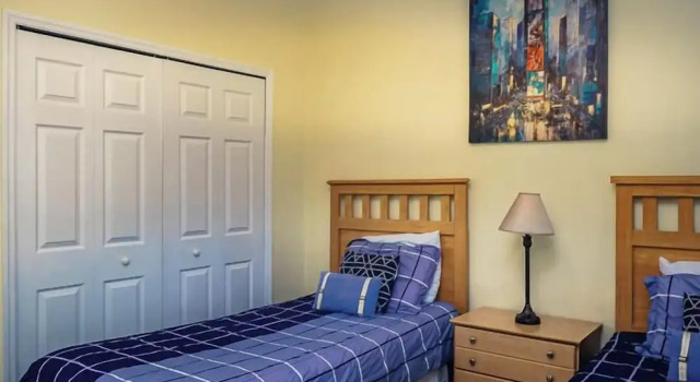 Crescent Lakes Villa