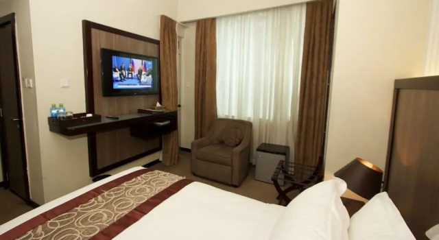 Одноместный номер Standard с балконом Elilly International Hotel