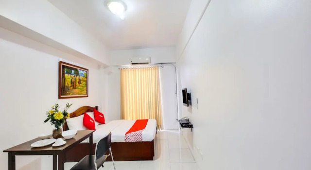 Номер Standard OYO 893 Dian Suites Makati