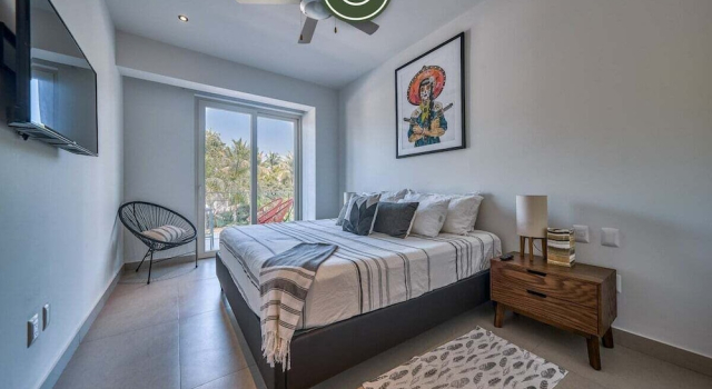 2BR Condo With Rooftop Pool - 2 Min Walk to Beach, Забронировать Апартаменты/квартира Апартаменты Наярит, Апартаменты/квартира