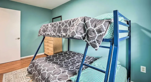 Апартаменты Homey Duplex - 10 Mi to Downtown Grand Rapids!
