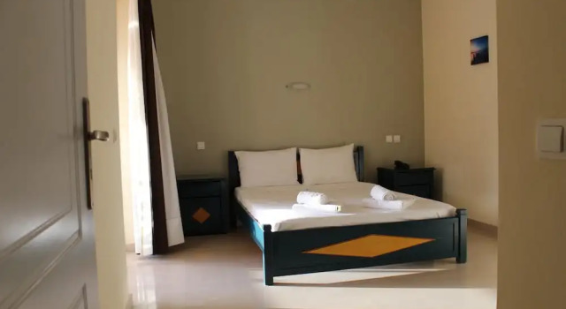 Двухместный номер Standard с балконом Adonis Hotel