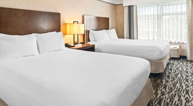 Четырёхместный номер Standard Best Western Plus Pitt Meadows Inn & Suites