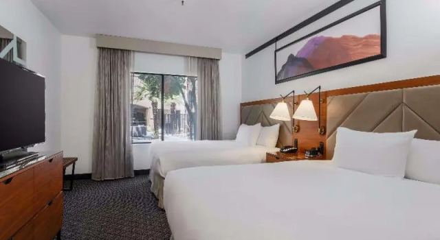 Номер Standard с балконом DoubleTree Suites by Hilton Hotel Sacramento - Rancho Cordova