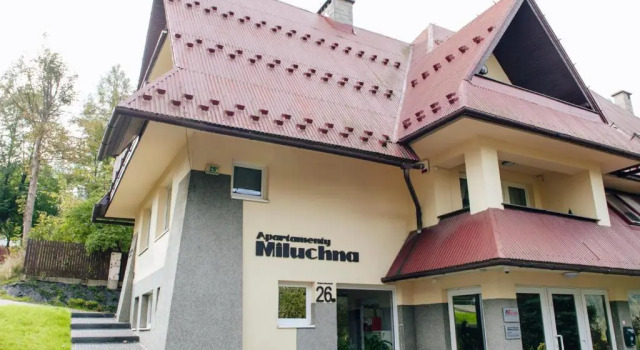 Apartamenty Miluchna blisko Dworca PKP, Book Apartment Hotels in Tatras with Parking, Parking