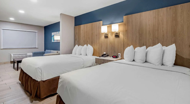 Четырёхместный номер Standard Best Western Plus Edinburg Inn & Suites