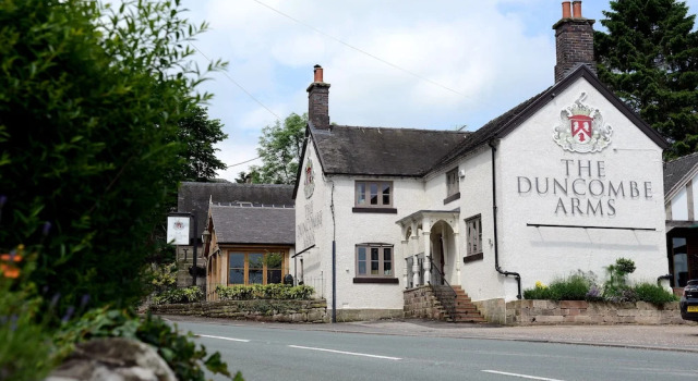The Duncombe Arms, Book Hotel Hoteller i Ashbourne med parkering, Parkering