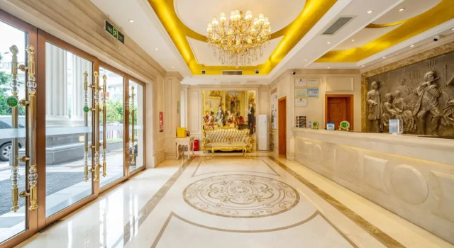 Vienna Hotel Shenzhen Longsheng Subway Station Branch, Rezerwuj Hotel Hotele w Shenzhen z parkingiem, Parking