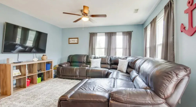Коттедж Dock & Furnished Deck: Lakefront Gravois Mills Gem
