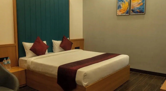 Номер Premium Pravasa Stay Near Luv Kush Square