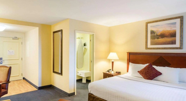 Двухместный номер Standard Mainstay Suites Dover