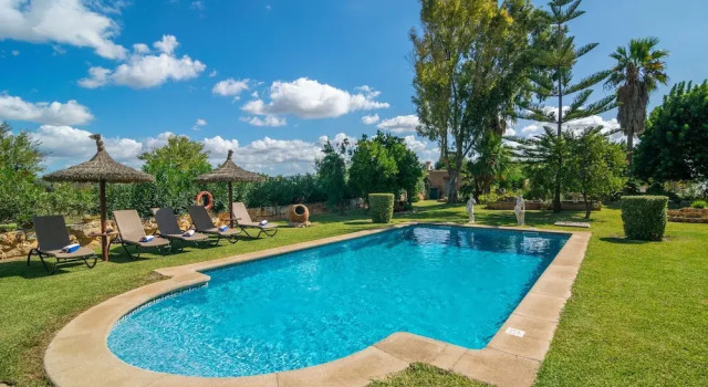Вилла Ca Sa Nina in Inca With 3 Bedrooms and 4 Bathrooms