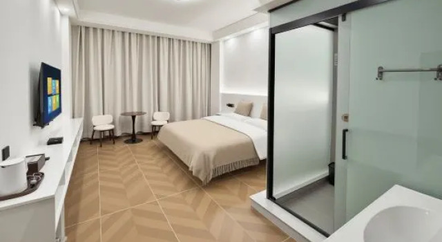 Люкс Business Nuomansi Boutique Hotel (Zhuhai Gongbei Fuhuali Branch)