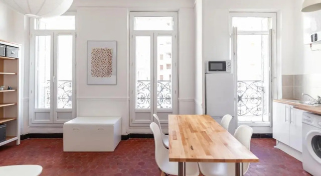 Апартаменты Chaleureux T2 Proche Des Terrasses du Port - Air Rental