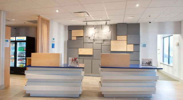 Holiday Inn Express Quantico - Stafford, an IHG Hotel, Buchen Sie Hotel Stafford Virginia