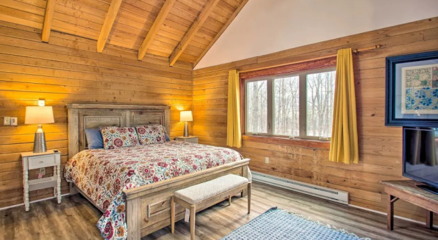 Коттедж с 3 комнатами Wintergreen Home w/ Deck - Near Skiing & Hiking!