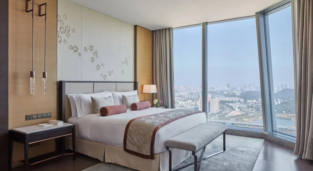 Двухместный люкс Jin Mao Premier с видом на озеро Meixi Lake Hotel, a Luxury Collection Hotel by Marriott, Changsha