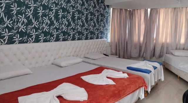 Четырёхместный номер Standard Feira Palace Hotel