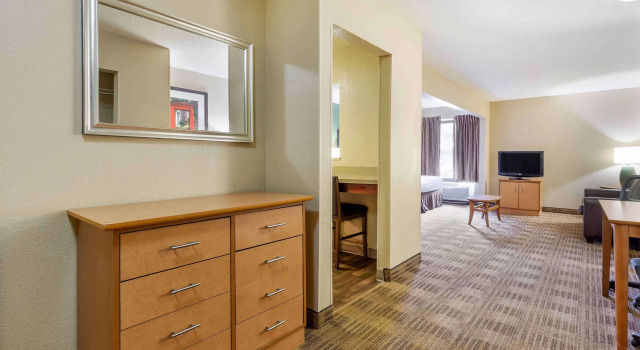 Четырёхместная студия Deluxe Extended Stay America Select Suites - Raleigh - Cary - Regency Parkway South