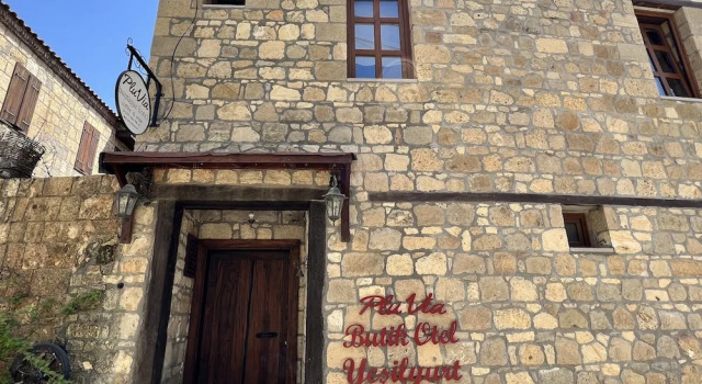 PluVia Boutique Hotel