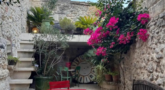 La Maison dans les remparts, Réserver Hôtel Hôtels à Camargue avec piscine, Piscine