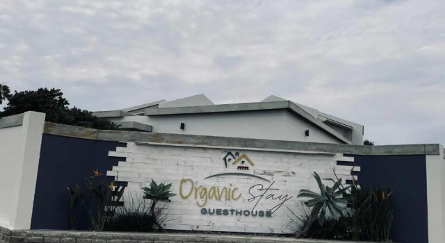 Organic Square Guesthouse, Rezervați Hotel Swakopmund Namibia, aproape de Marine Denkmal