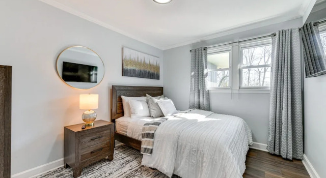 Коттедж Newly Updated Home ~ 3 Mi to Downtown Charlotte!