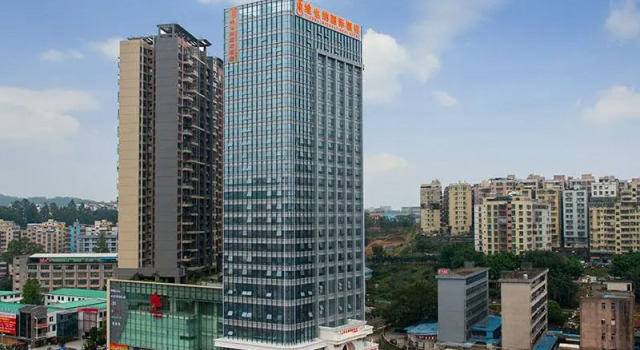 Люкс Deluxe Vienna International Hotel Shenzhen Xiashuijing Metro Station
