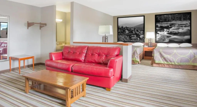 Suite Super 8 by Wyndham Abingdon VA