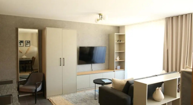 Апартаменты с балконом Lamira Serviced Apartments Zurich City