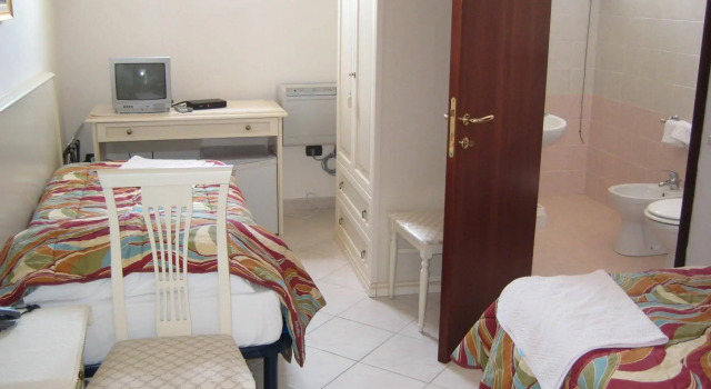 Scano Comfort Inn, Забронировать Отель Санта-Тереза-Галлура Изумрудный берег