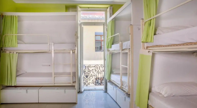 Кровать в общем номере River Hostel