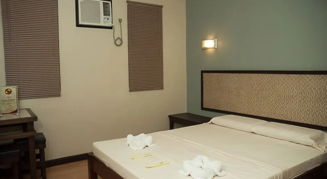 Asiatel Las Pinas, Prenota Hotel Hotel a Luzon con parcheggio, Parcheggio
