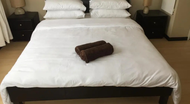 Коттедж Hadingham Russell Holiday House