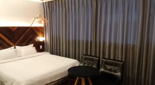 Praha Hotel, Забронировать Отель Чинджу Кёнсан-Намдо